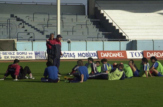 “Hayatla ilgili her şeyi Baba filminden bulabilirsiniz, futbolla ilgili her şeyi ise Çanakkale Dardanelspor Erzurumspor maçından…” Hürser Tekinoktay